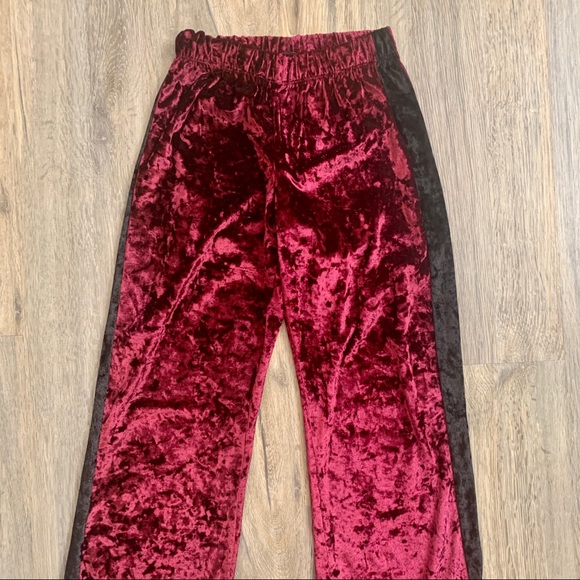 Red and black Velvet pants - Picture 4 of 8
